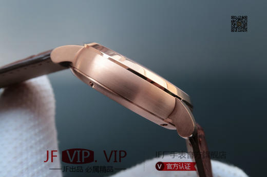 爱彼 最新款真陀飞轮 大日历窗 意大利小牛皮，42mm，手动真海鸥陀飞轮机芯，稳定可靠，值得拥有。 商品图4