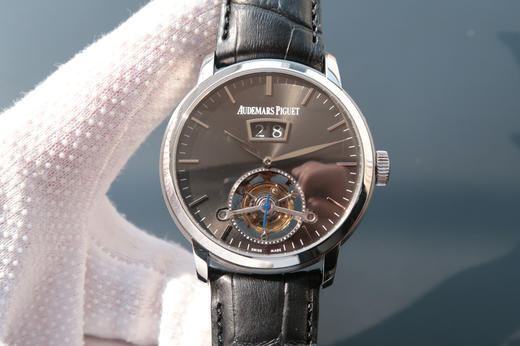 爱彼 最新款真陀飞轮 大日历窗 意大利小牛皮，42mm，手动真海鸥陀飞轮机芯，稳定可靠，值得拥有。 商品图0