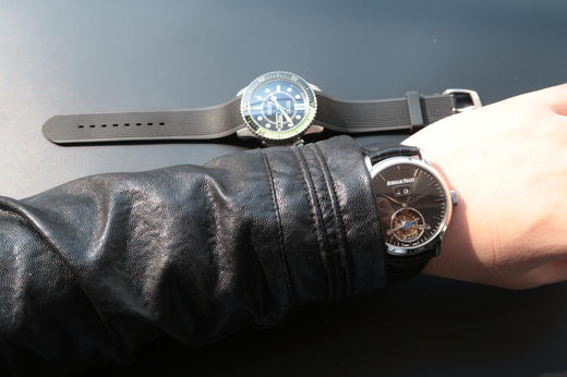 爱彼 最新款真陀飞轮 大日历窗 意大利小牛皮，42mm，手动真海鸥陀飞轮机芯，稳定可靠，值得拥有。 商品图8