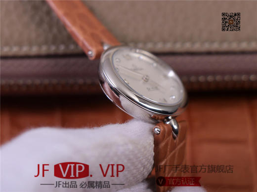 GS优雅之作—欧米茄蝶飞系列424.13.27.60.55.001腕表(Dewdrop) 腕表尺寸27.4mmX8.8mm与原装一致 ，【机芯】瑞士进口石英机芯 商品图5