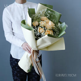 11朵香槟玫瑰满天星花束