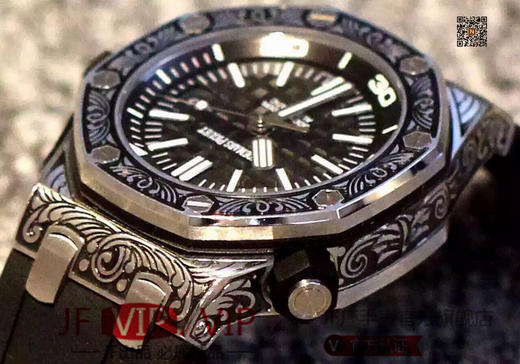 N爱彼15703弗洛伦萨雕花英国限量版。纯精钢！实测高强度防水200米！进口原版开模机械机芯！原装潜水硅胶表带！42毫米直径。 商品图3