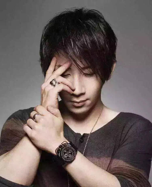 N爱彼26165IO.00.A002CA.01幸存者/生还者V2版，ASIA7750自动机械机芯,男士手表，表径：42×54毫米表壳厚度：15.65毫米 商品图7