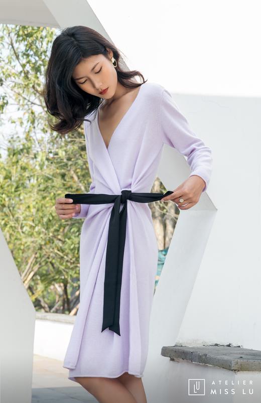 AtelierMissLu / Winifred 浅熏紫裹身系带羊绒连身裙 商品图2