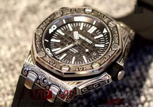 N爱彼15703弗洛伦萨雕花英国限量版。纯精钢！实测高强度防水200米！进口原版开模机械机芯！原装潜水硅胶表带！42毫米直径。 商品图2