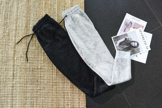 U.N.Q 日单剪标  基本款长裤 修身版型两色拉绒毛圈收脚卫裤 WK222 商品图3