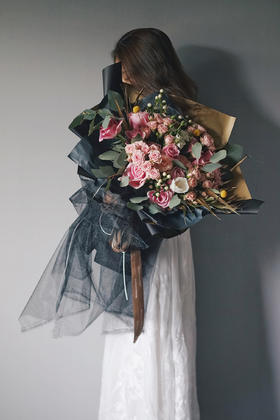 【Black·暗夜精灵】优雅高贵大方，热恋中美好的爱情，祝福永恒青春美丽