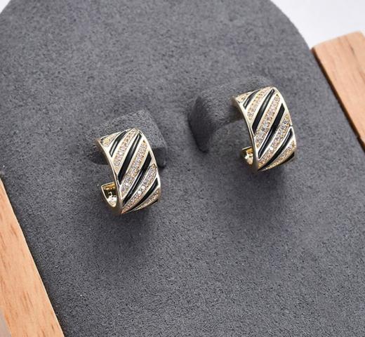 【首饰】。s925银针耳钉 几何镂空锆石 气质耳环 商品图2