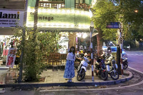 小个子的长裙梦，在“夜色”中绽放