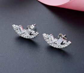【首饰】 s925纯银流行耳钉 女生镶锆石