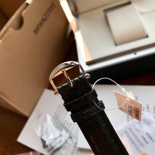 原单渠道出口订单！瑞士机 IWC万国柏涛菲诺 系列 表径40mm 美洲鳄鱼皮表带 男士腕表
经典款白面金针IW356517 商品图8