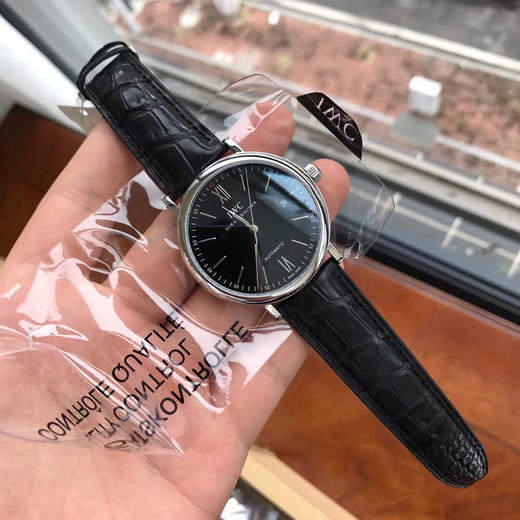 原单渠道出口订单！瑞士机 IWC万国柏涛菲诺 系列 表径40mm 美洲鳄鱼皮表带 男士腕表
经典款红60 黑面 IW356502 商品图1