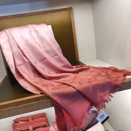 Coach渐变玫瑰色豆沙粉女士围巾披肩 商品图0