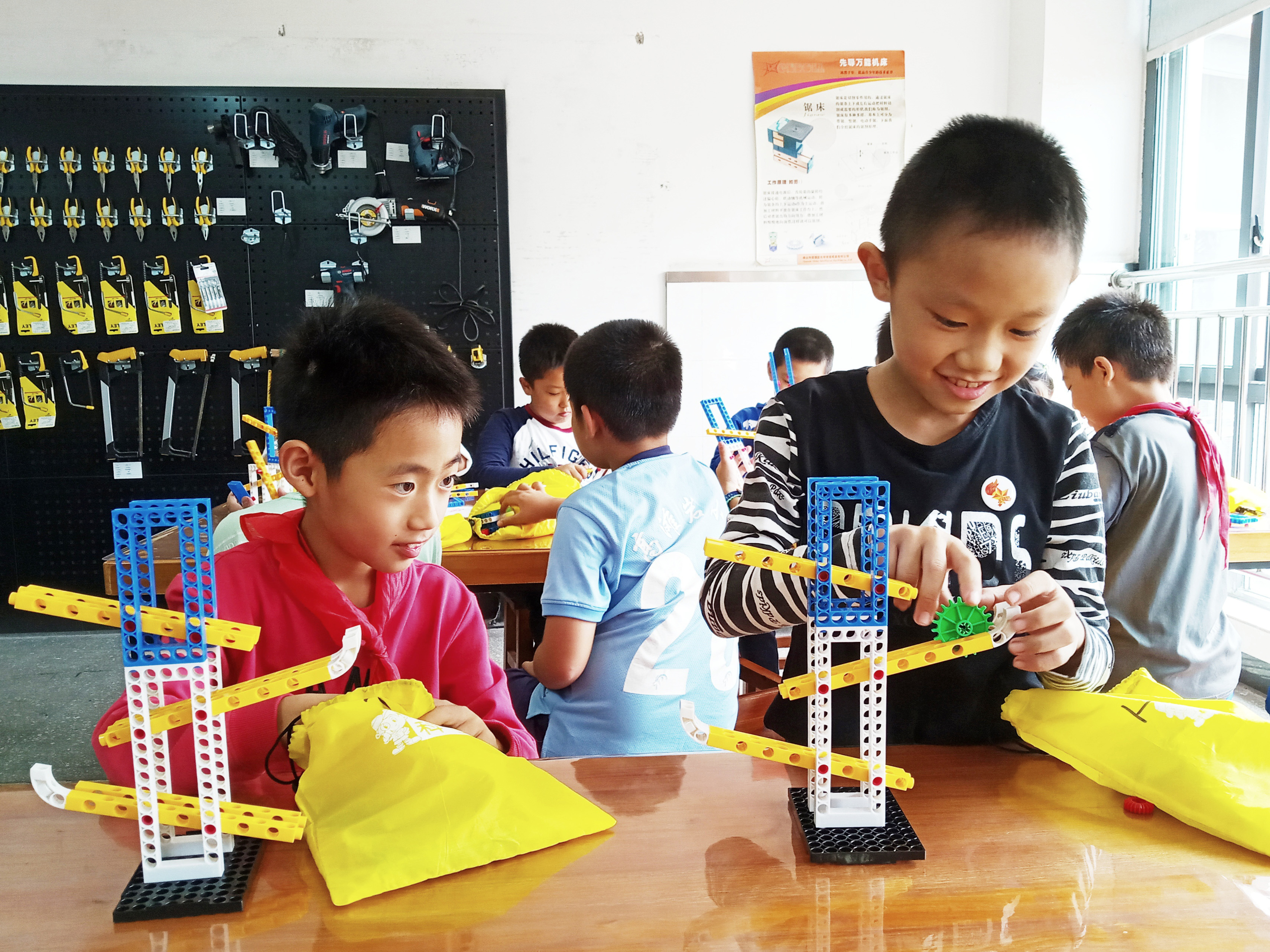 2019秋重庆市高滩岩小学力翰科学三年级【编程机器人】课程 19.Q.X.D.07