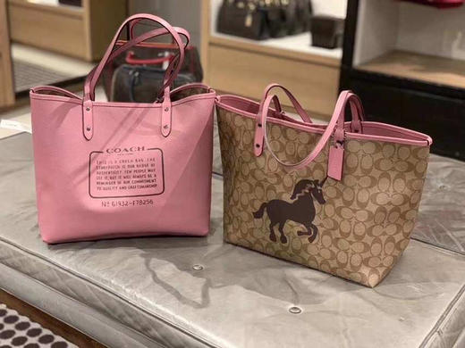 最后一枚美现！Coach独角兽粉拼老花双面敞口购物袋 商品图4
