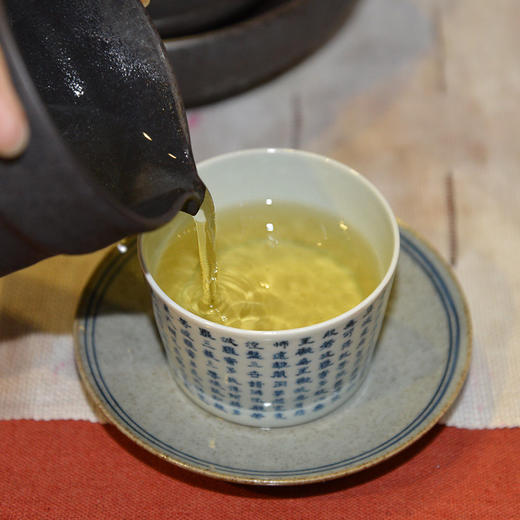 澜沧古茶2019年馋春邦崴名山古树春茶普洱茶生茶饼200g/片 商品图2