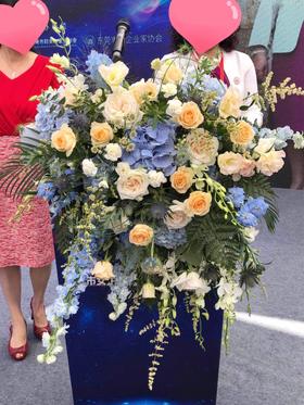 讲台花款式14