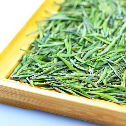 峨眉山云雾绿茶 特级青针 雨前嫩芽 竹叶型青茶 单芽雀舌 商品图0