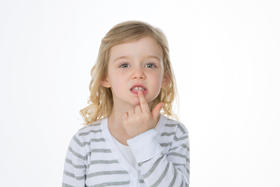 换牙期，孩子乳牙龋坏了还需要补吗？ 