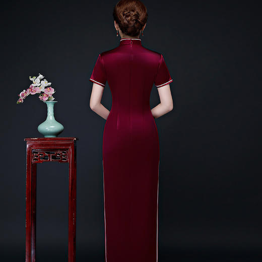 上海旗袍厂LHS-L9060酒红色妈妈装婚宴婚礼婚庆喜宴旗袍礼服端庄大气长款绣花旗袍裙 商品图3