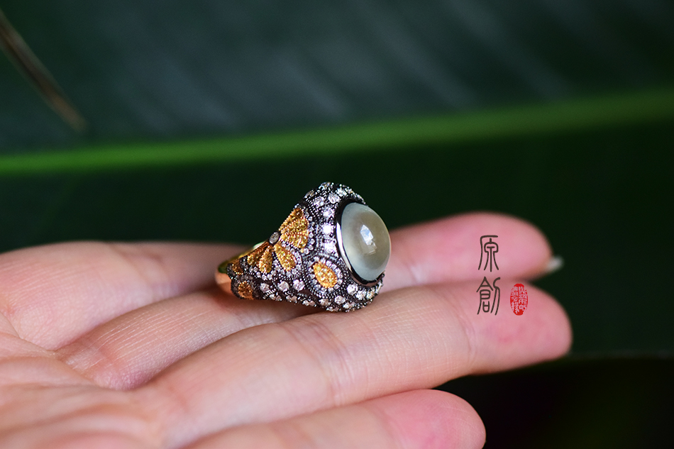 暗夜下的璀璨，光明之戒