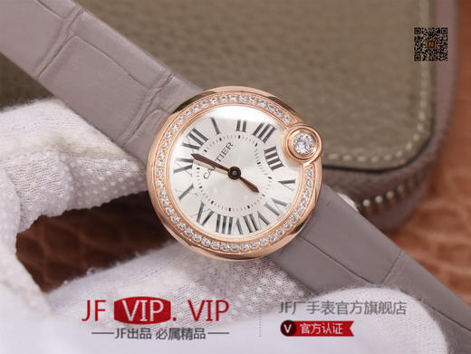 卡地亚Ballon Blanc de Cartier系列，尺寸30mm，瑞士朗达石英机芯+Cartier专用甲板 ，4点钟表冠镶嵌一颗0.14克拉的钻石，女士腕表，石英机 商品图2