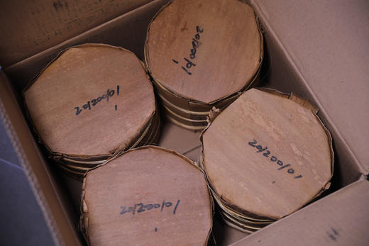 澜沧古茶2012年001大饼景迈古树春茶普洱干仓生茶357g 商品图6