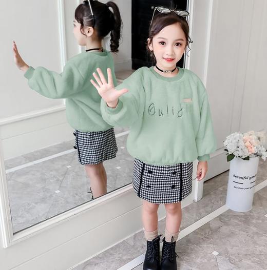 【连衣裙】.女童仿皮草卫衣秋冬装加厚加绒毛毛衣格子裙套装 商品图0