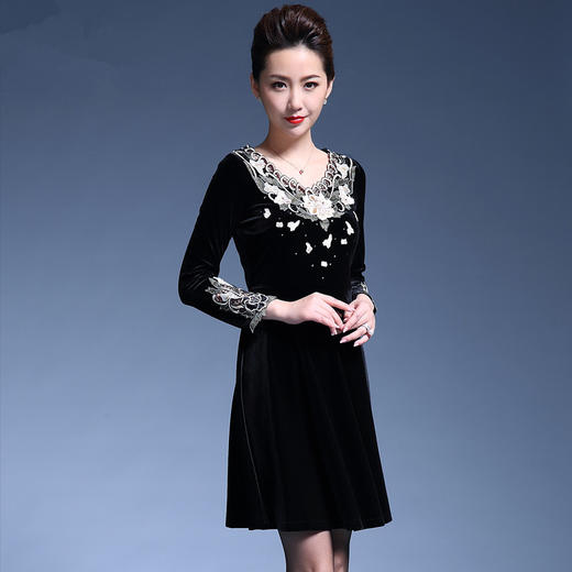 MY-5919秋冬中老年大码女装绣花大摆裙 商品图2