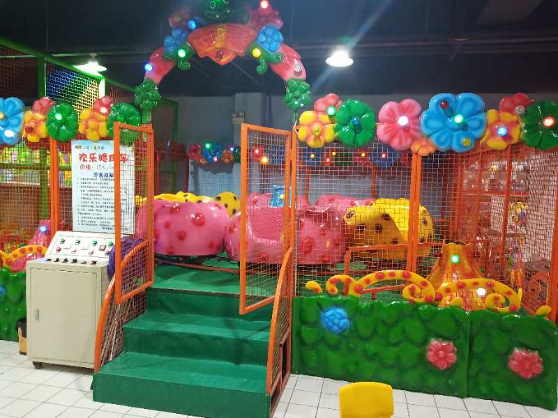 9元抢博众飞跃城--爱霓儿儿童乐园淘气堡套餐(全天不限时畅玩)