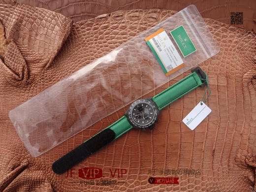 DIW劳力士宇宙计时迪通拿系列，上海7750计时机芯，表壳碳纤维材质打造，镜面双面电镀高透膜工艺，男士腕表，绢丝表带，自动机械机芯，密底。 商品图9