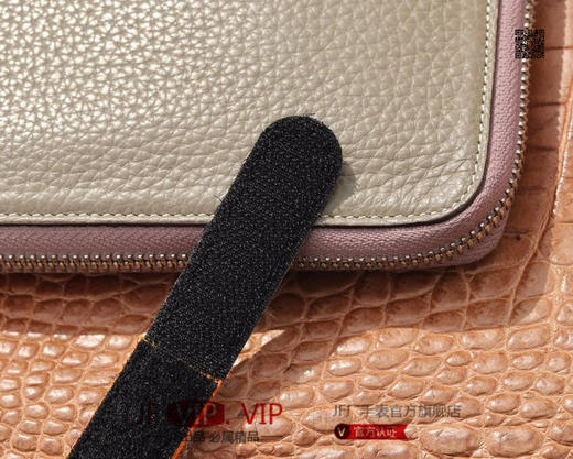 DIW劳力士宇宙计时迪通拿系列，上海7750计时机芯，表壳碳纤维材质打造，镜面双面电镀高透膜工艺，男士腕表，绢丝表带，自动机械机芯，密底。 商品图8