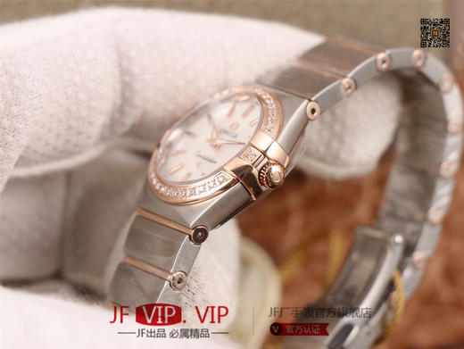 8848F欧米茄星座系列，表径24mm，搭载原版欧米茄1376专用机芯，字面采用一级珍珠贝母和南非真钻制成，表带18K金盾牌，女士腕表，精钢表带，自动机械机芯 商品图4