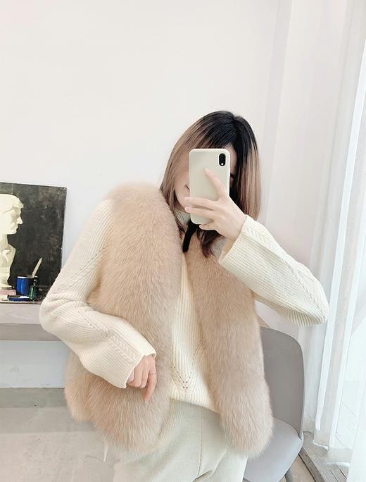 点此购买 罗意威女款皮草马甲 零132920 商品图4