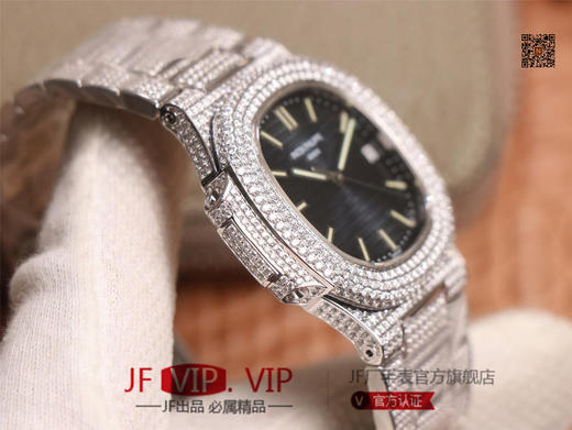 R8百达fei丽，机芯采用进囗9015改CaI.324 S C 自动机械机芯，腕表直径40毫米，18K白金施华洛世奇美钻，蓝宝石双面水晶镜面，日历功能显示，男士腕表，自动机械机芯，精钢表带，透底。 商品图5