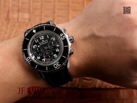 OM宝po五十噚5085F，直径45x15.5毫米精钢表壳制造配备齿纹单向旋转表圈 ，大50噚盘面带有放射花纹表盘配搭“游泳圈口”另豪华程度更加酷炫，男士腕表 商品图9