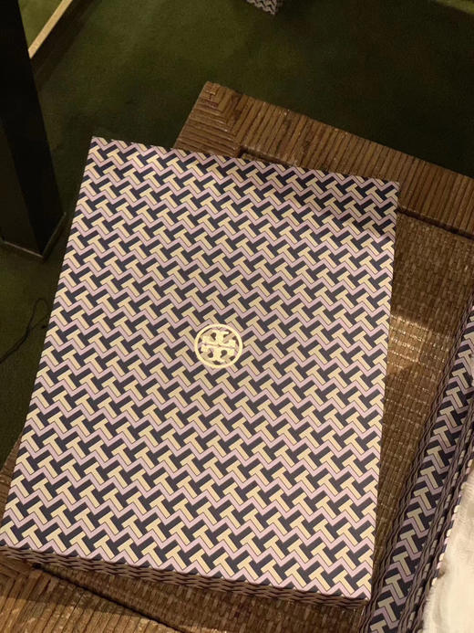 Tory burch TB圣诞精装羊毛围巾礼盒 商品图7