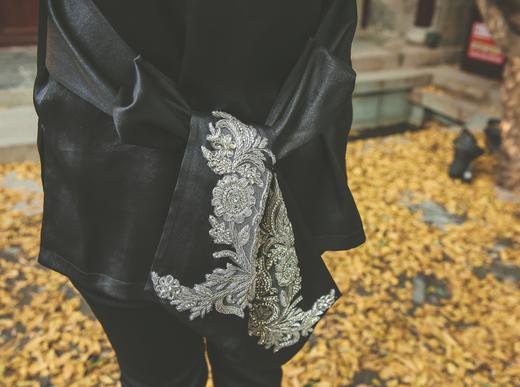 吉祥幸福之鸟 背后大蝴蝶结 印度手工绣片 黑棉袄 商品图5