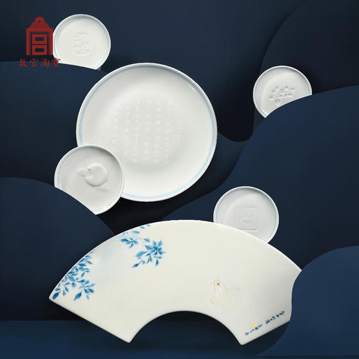 【故宫陶瓷】月兔桂花清-扇形盘圆盘味碟国风中式骨瓷餐具礼盒 商品图1