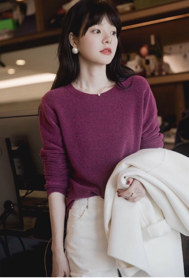 点此购买 女款梅子色羊毛衫 潮木134572