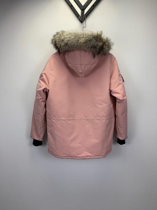 点此购买 加拿大鹅女款连帽毛领羽绒服 明134885 商品图8