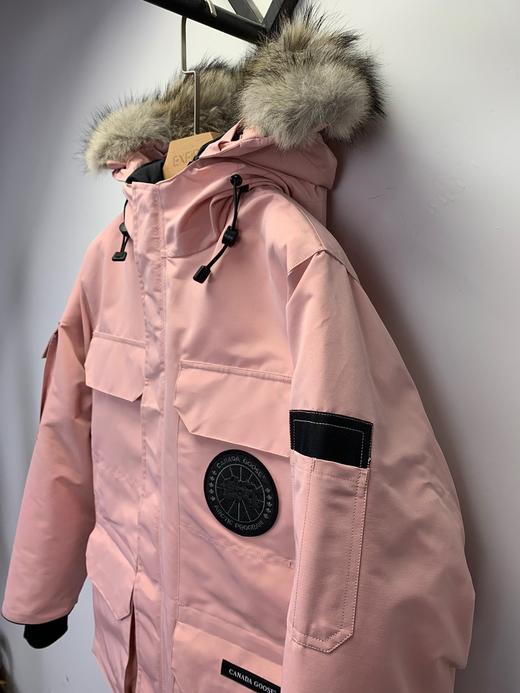 点此购买 加拿大鹅女款连帽毛领羽绒服 明134885 商品图11