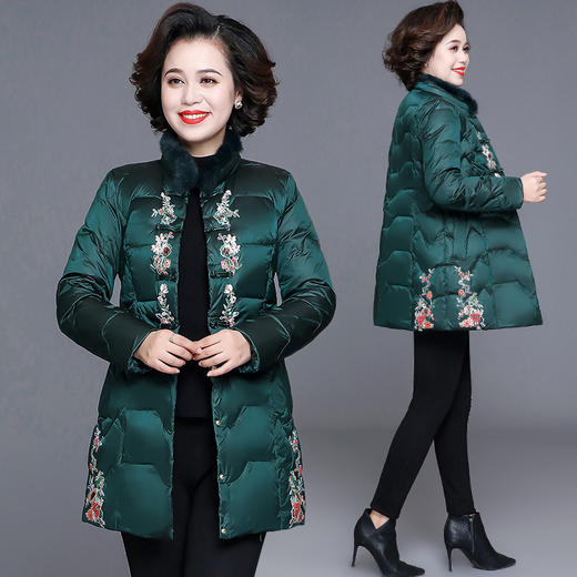 AML-BYG-201秋冬新款时尚妈妈洋气中老年女绣花鸭绒加厚棉衣 商品图1