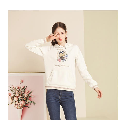 T..W 小熊尼尼 冬季新女款加厚加绒小熊刺绣连帽卫衣 WY340 商品图0
