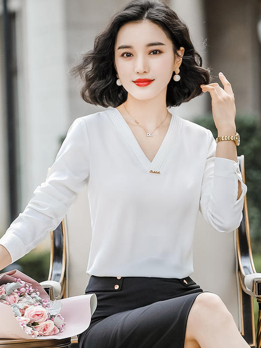 FH1-936B秋季新款宽松洋气v领长袖衬衫职业套装 商品图2