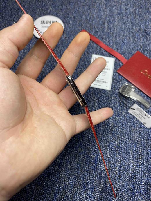 版本    卡地亚TANK 【钻圈款】坦克系列女士腕表，表盘尺寸：中号34.8X27.4mm 商品图3
