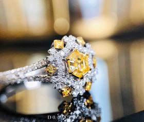 「雪花」六边形切割黄钻戒指
0.503克拉天然黄钻
0.298克拉天然白钻
3.79克18K白金