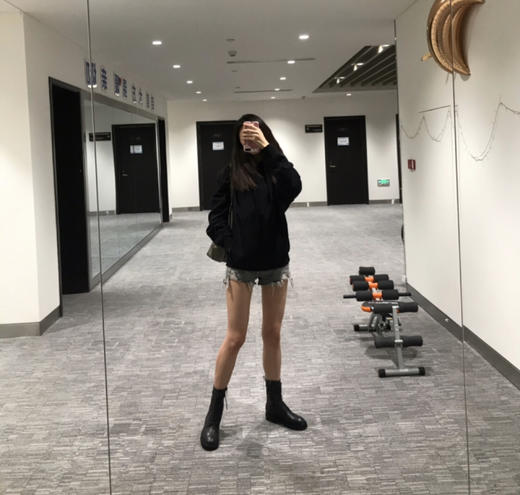 新年特价！Madden Girl 帅气女士14孔马丁靴 商品图7