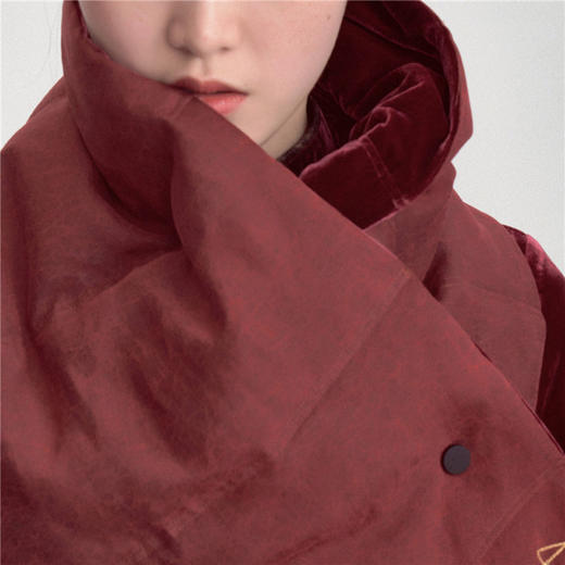 香云纱红莨羽绒围巾 宫里的世界×德玺见萩 商品图1