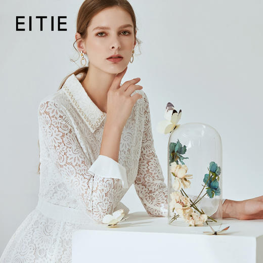 EITIE爱特爱春季新款法式优雅翻领镂空蕾丝收腰A字连衣裙女裙A2007441 商品图0
